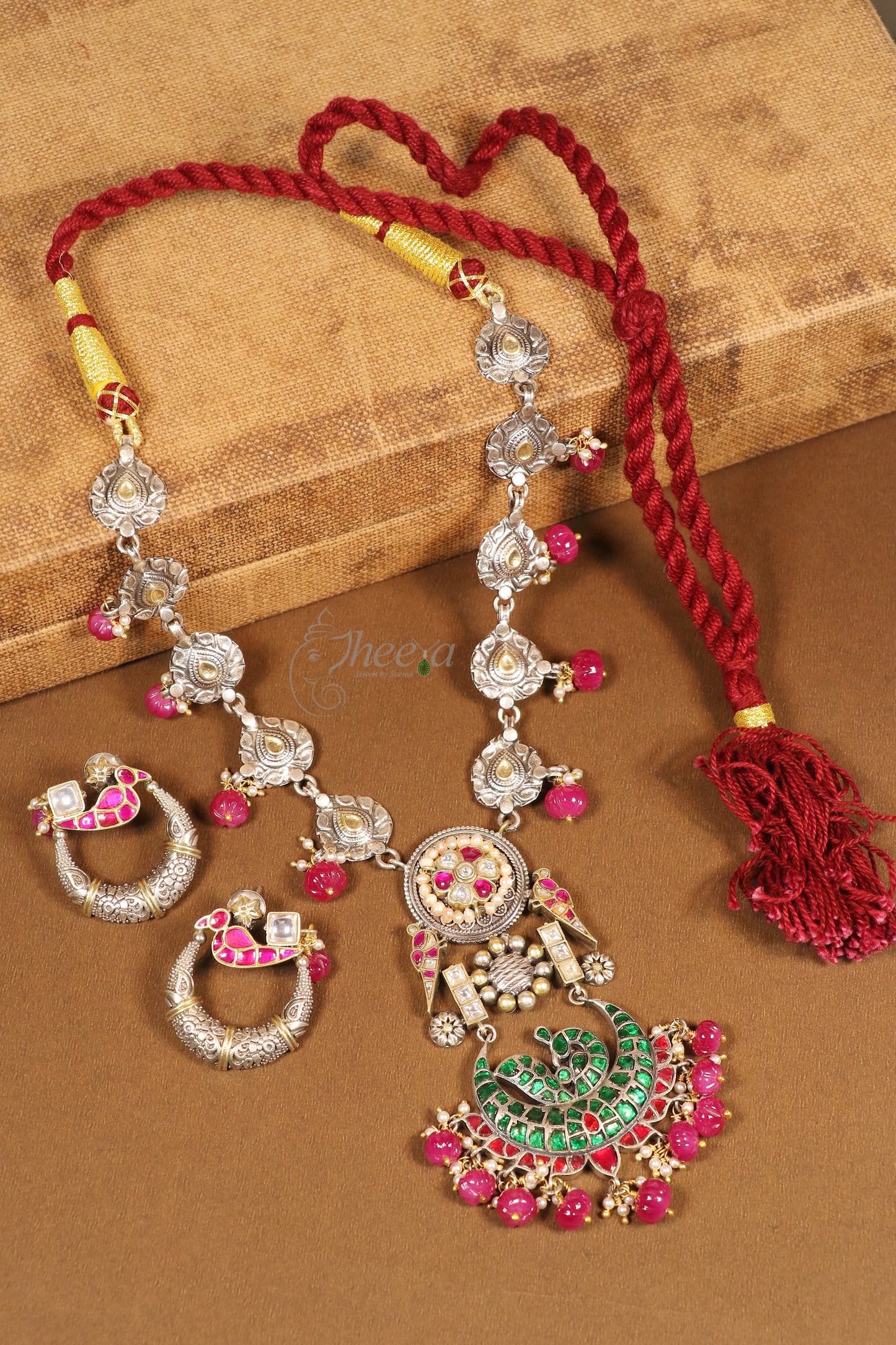 Jadao Kundan green pendant fusion necklace set
