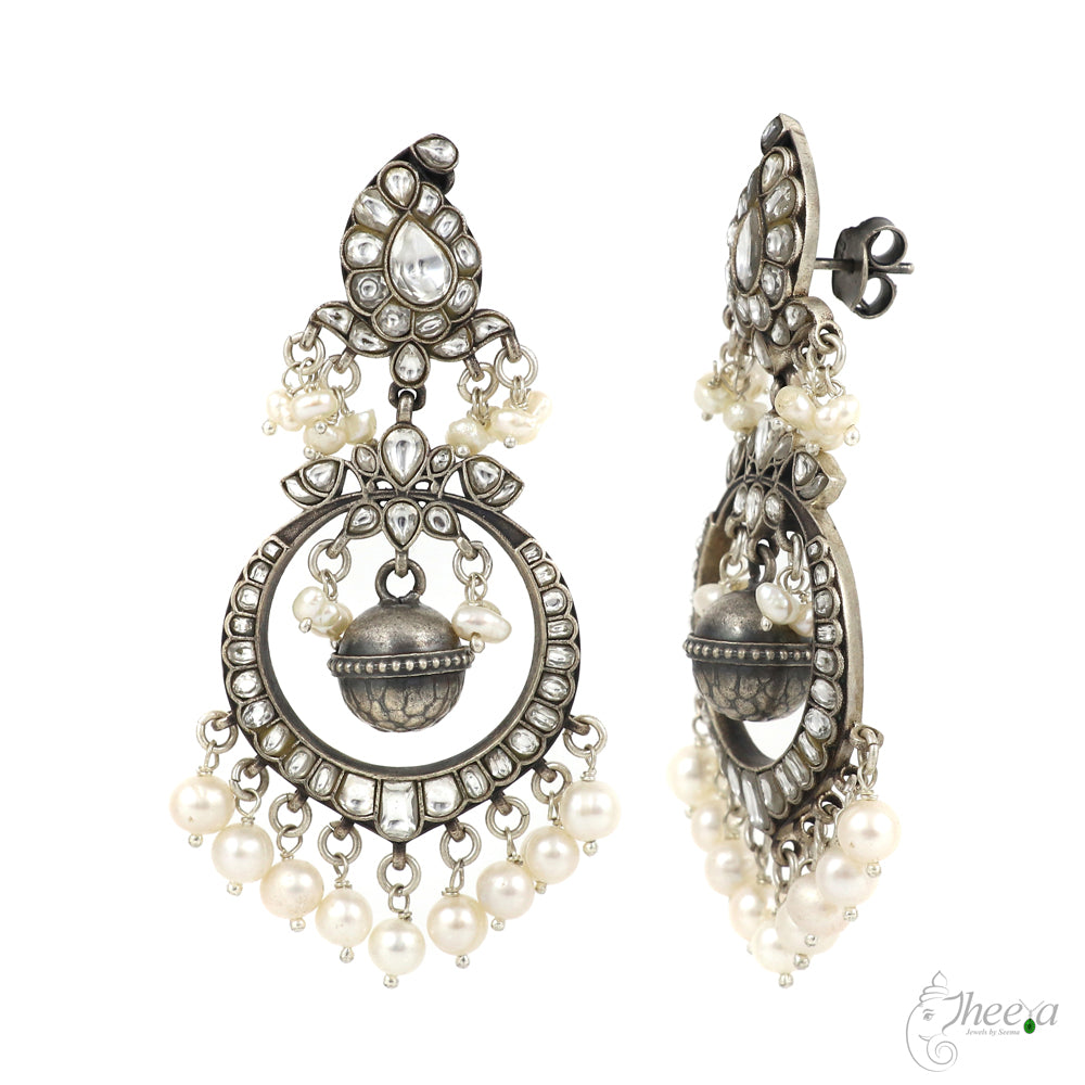 Kundan Earrings with Pearls image 2