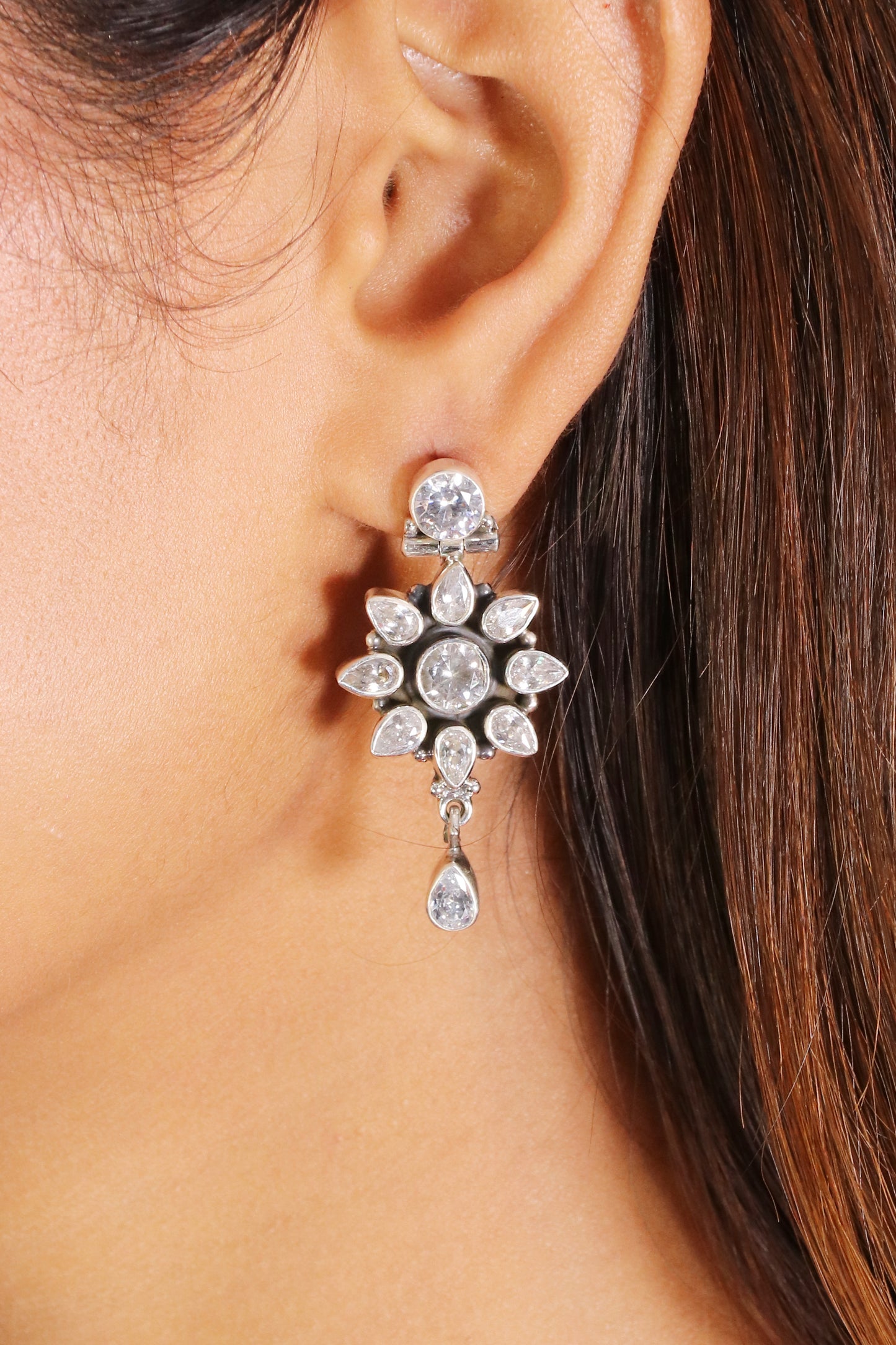 Saadagi White flower drop Earrings image 1