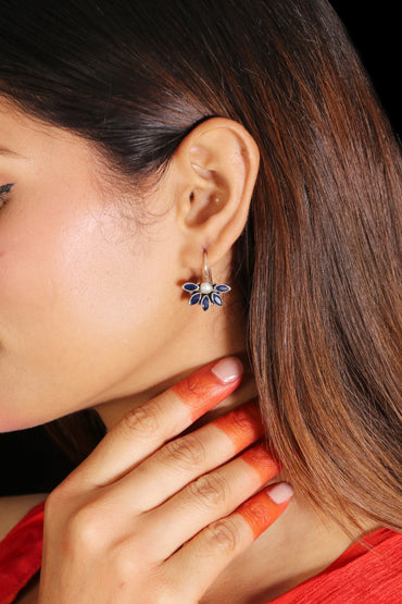 Saadagi Blue half flower image 1