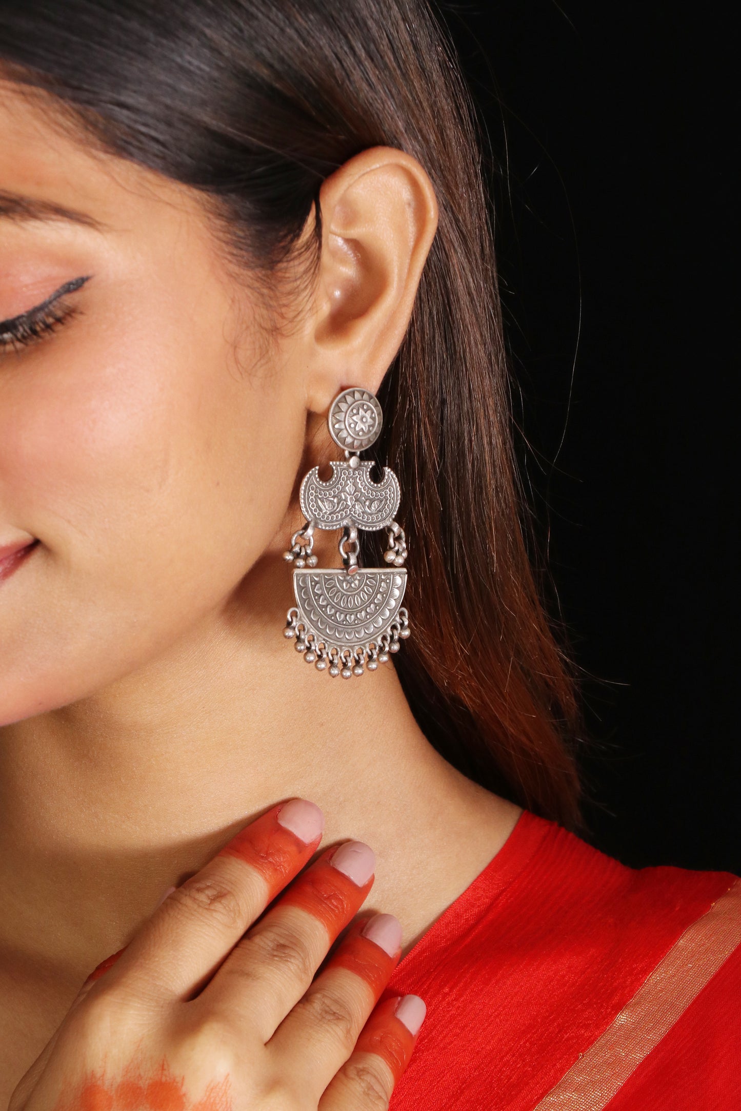 Saadagi Chitai long earrings image 1