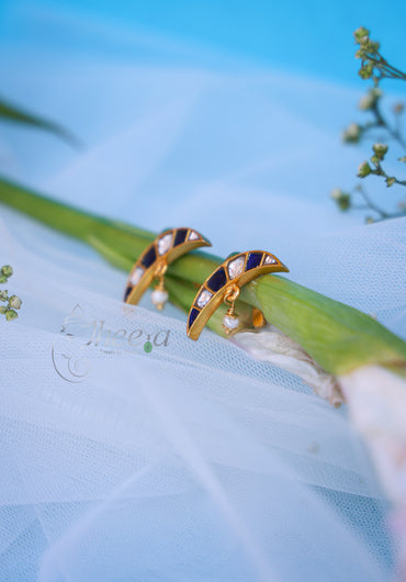 blue and white half moon bugadi