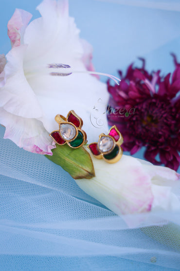 white center lotus bugadi