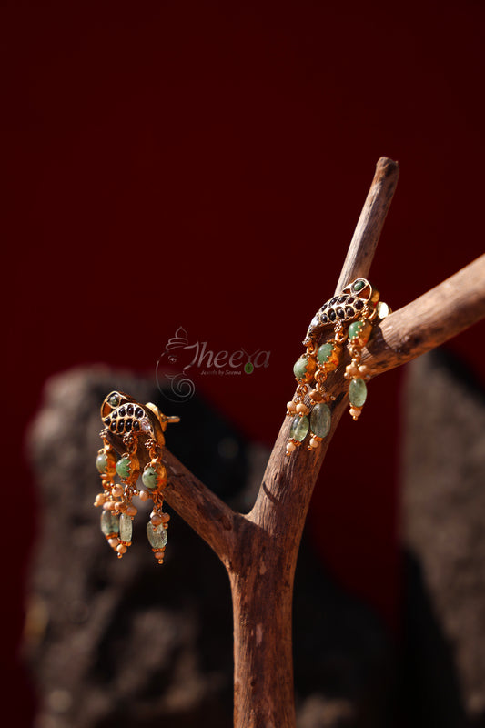 Small jadao peacock earring with green beads