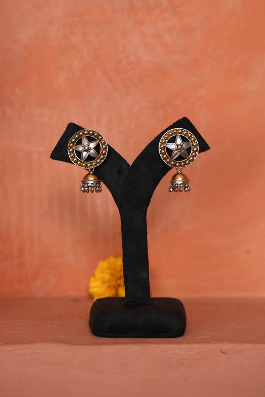 Saadagi Dual tone Jhumkas
