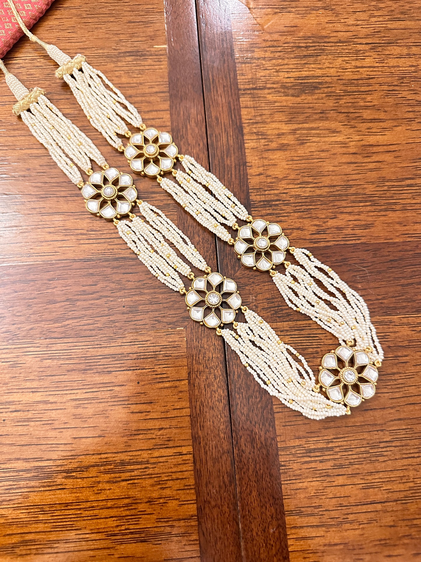 Small pearls with white kundan necklace