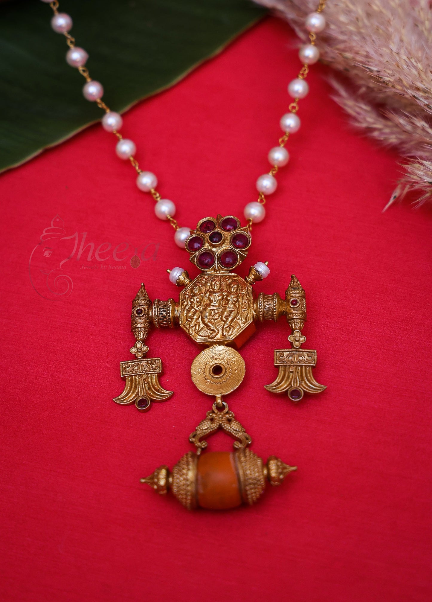 Sringaar vintage necklace with pearl string