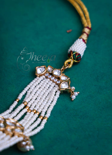 Riwaayat White pearl choker polki