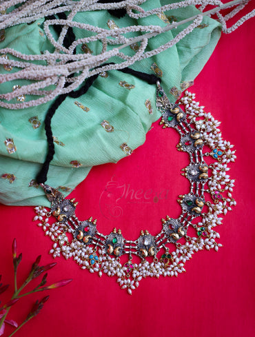 Fusion necklace with pearls
