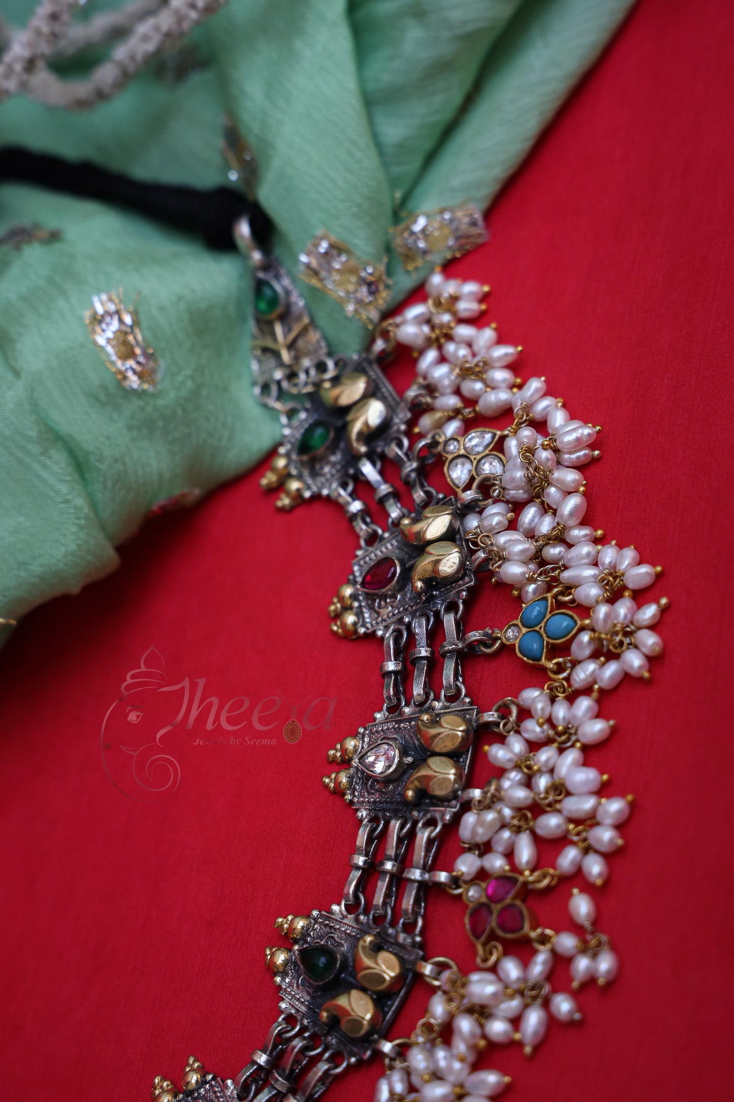 Fusion necklace with pearls