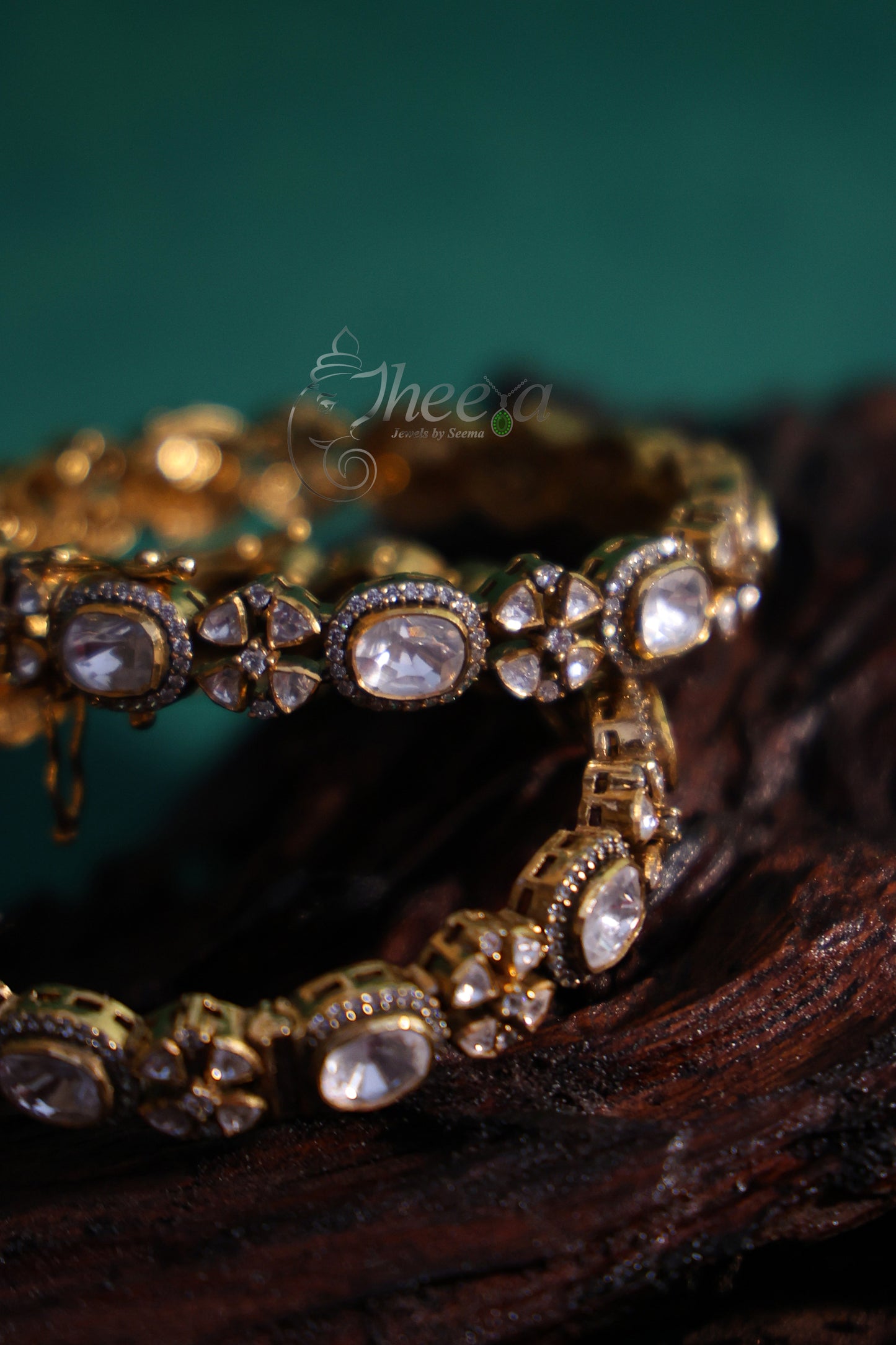 Moissanite oval stone bangles