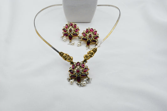 V Shape Kundan Hasli set image 0