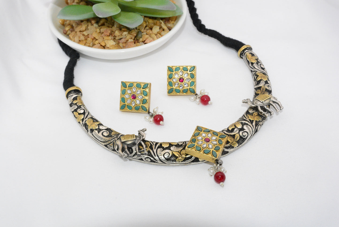 Rajwadi Hasli Necklace Set image 0
