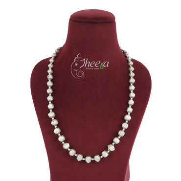 Saadagi Geometric Shape Beads Necklace image 1