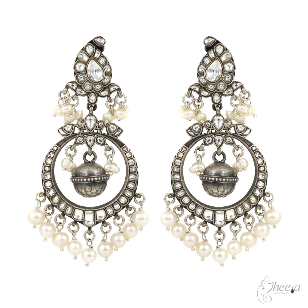 Kundan Earrings with Pearls image 0