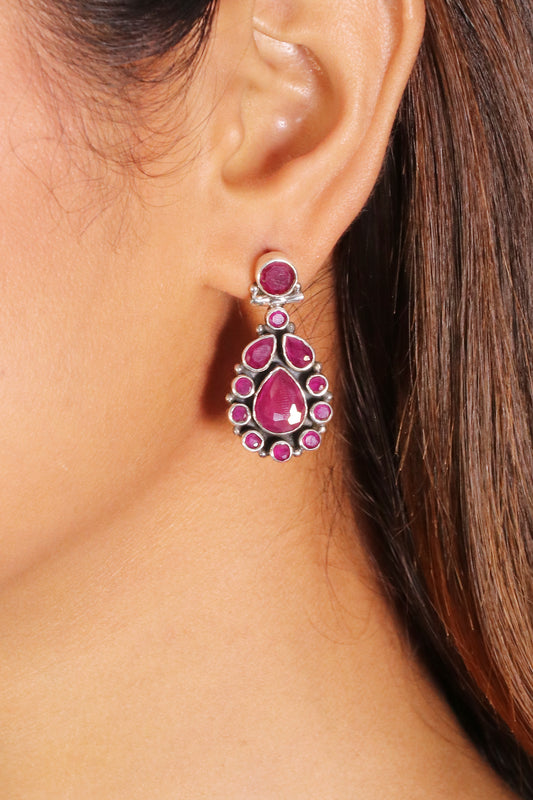 Saadagi Red Pear shaped Earrings image 0