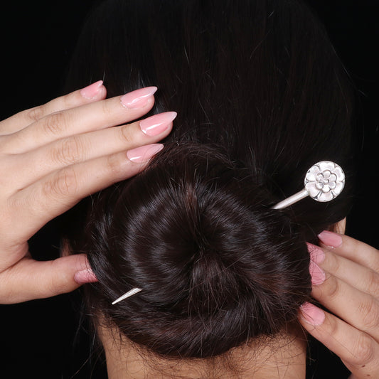 Big Daisy Flower Hair Pin image 0