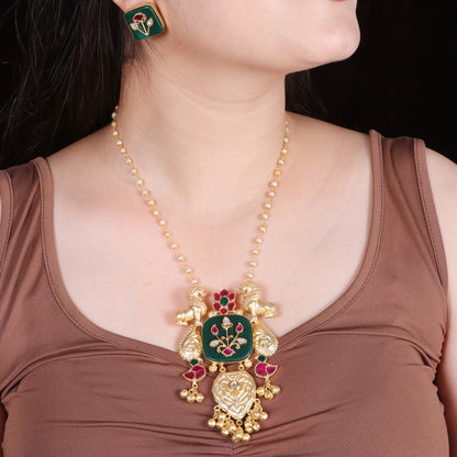 Royal Pendant Set image 0