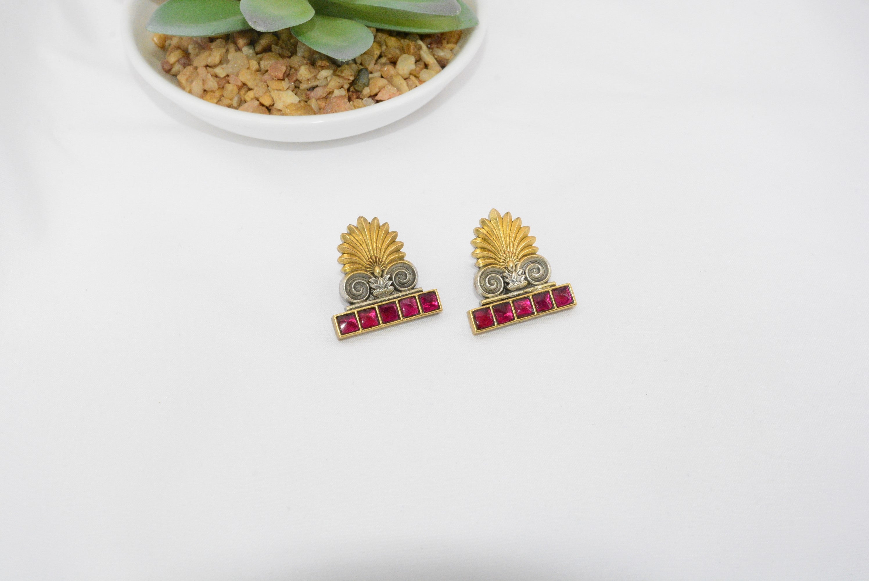 Red Kundan Studs image 0