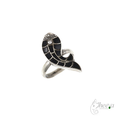 Fish Ring with Black Kundan image 1
