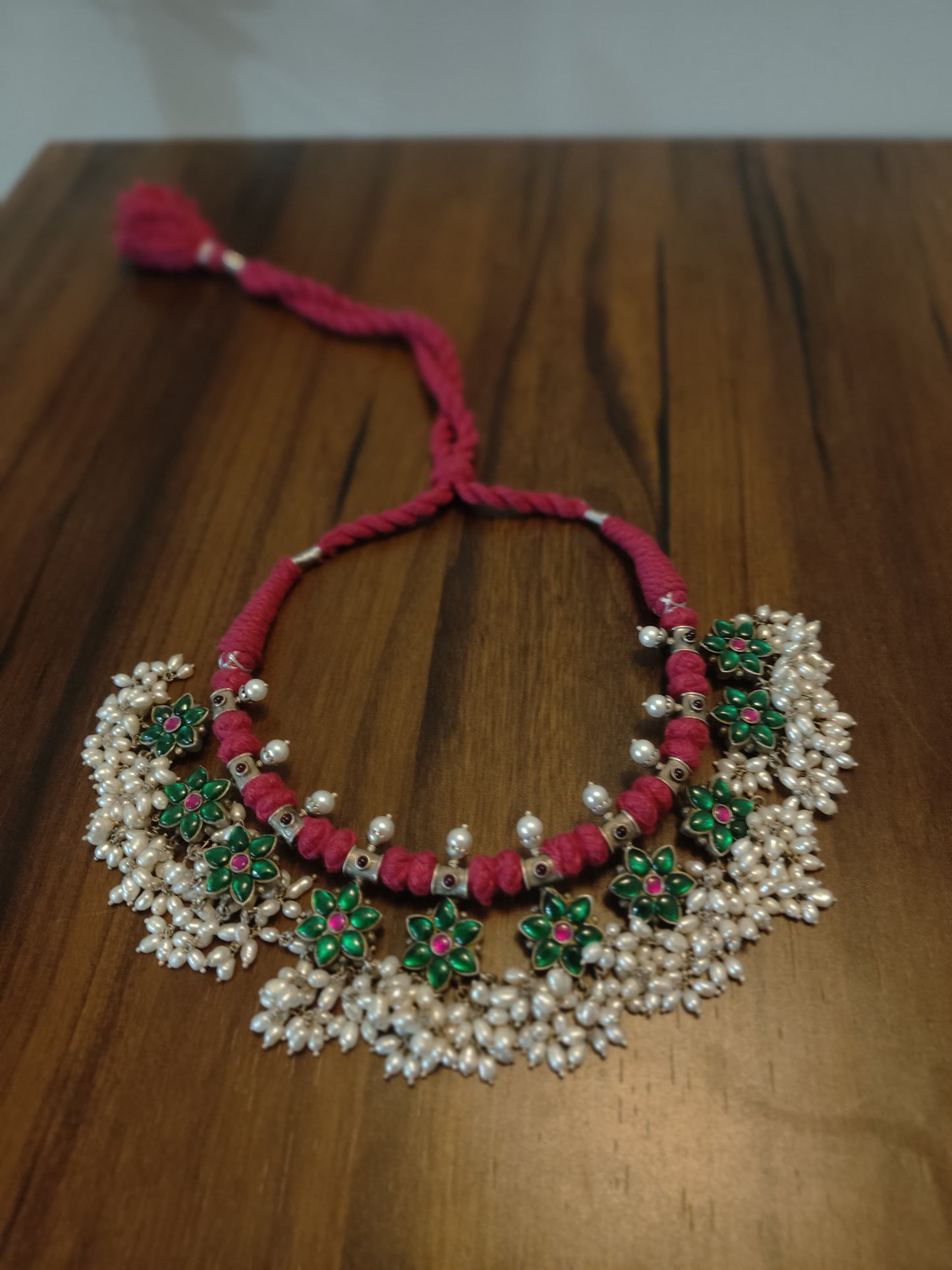 Dhaage Modern Green kundan guttapusalu image 0