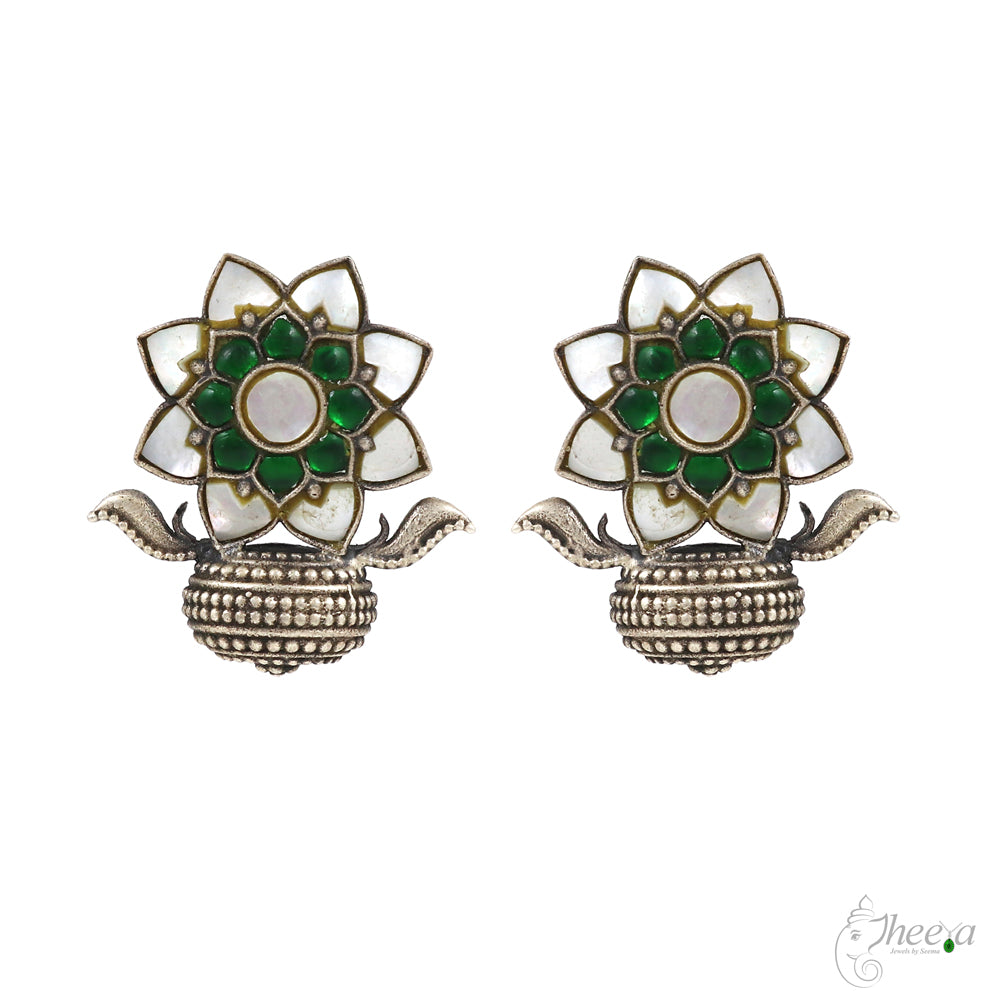 Mother of Pearls with Green Kundan Studs image 1