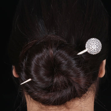 Flower with Petals Round Hair Pin image 1