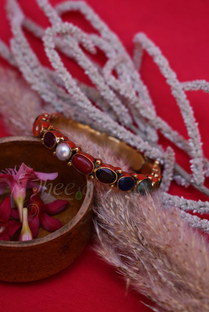 Riwaayat Navratan Bangles