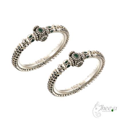 Kangan with Green Glass Stones image 3