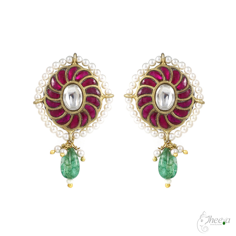 Green Bead Choker With Kundan Pendant image 1