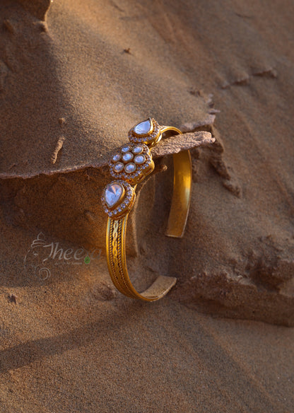 white moissnaite bangle openable