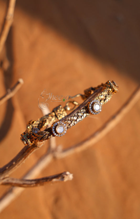 Round white moissnaite with chain bracelet