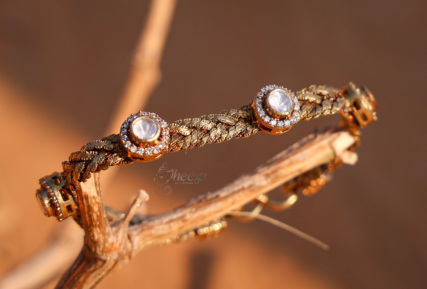 Round white moissnaite with chain bracelet