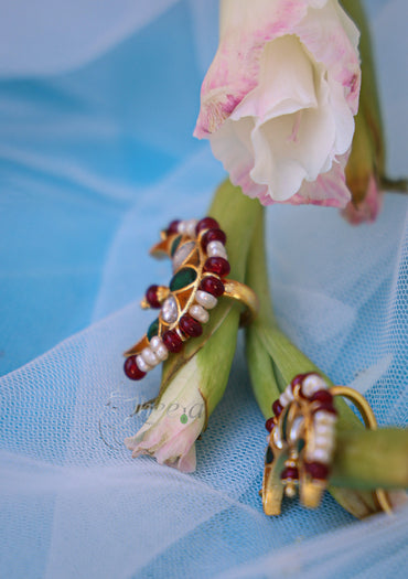 Red n whote half moon Bugadi