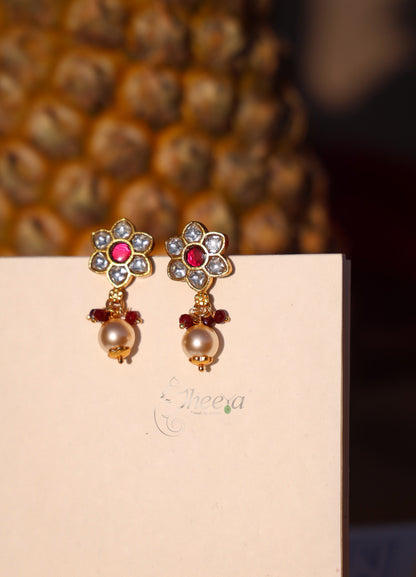 White Kundan stud with pear drop