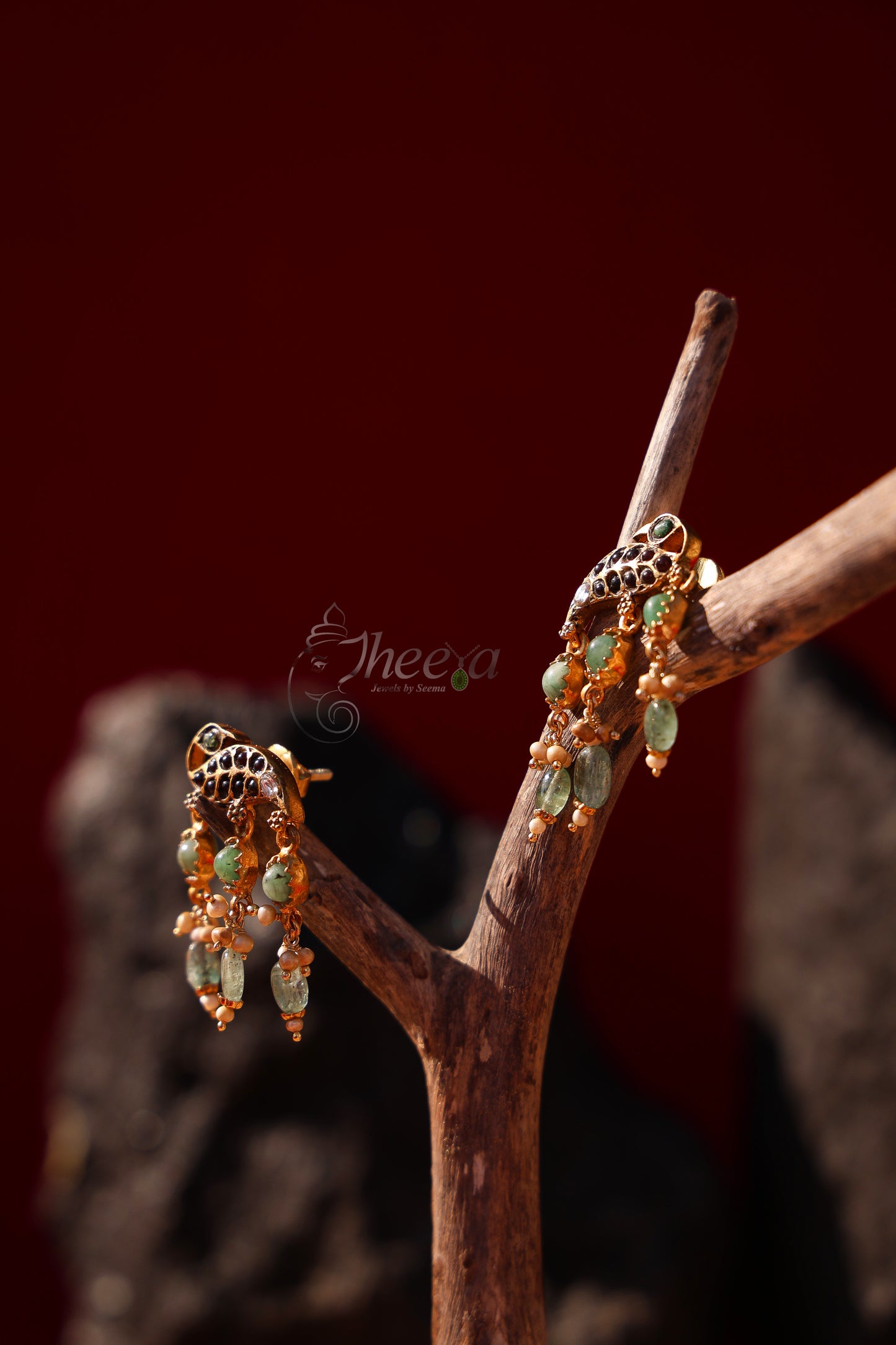 Small jadao peacock earring with green beads