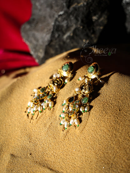 Green stud jadao kundan with pearls