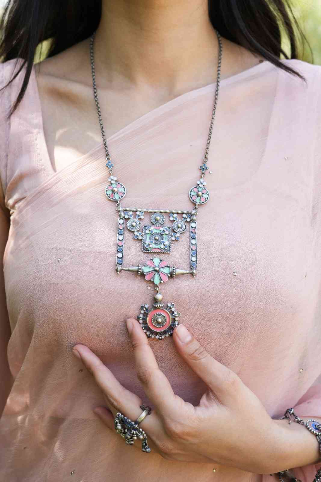 Vanya Mint n Peach Necklace
