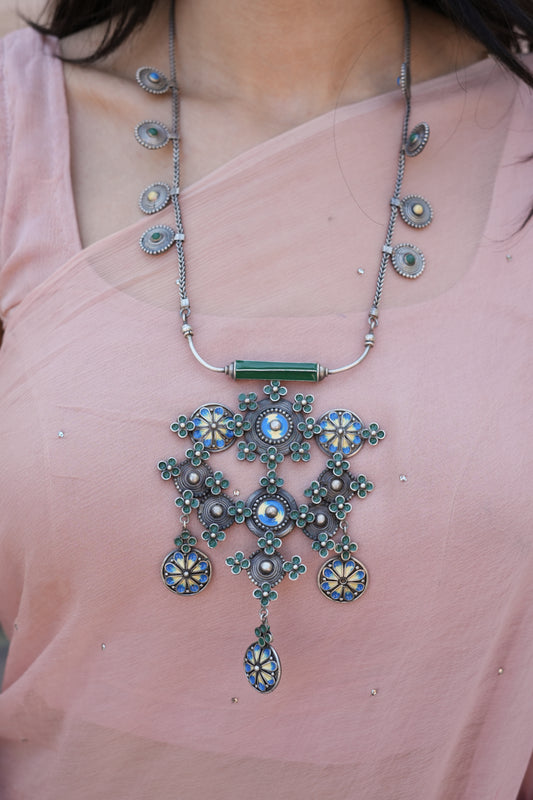 Vanya Big green Necklace