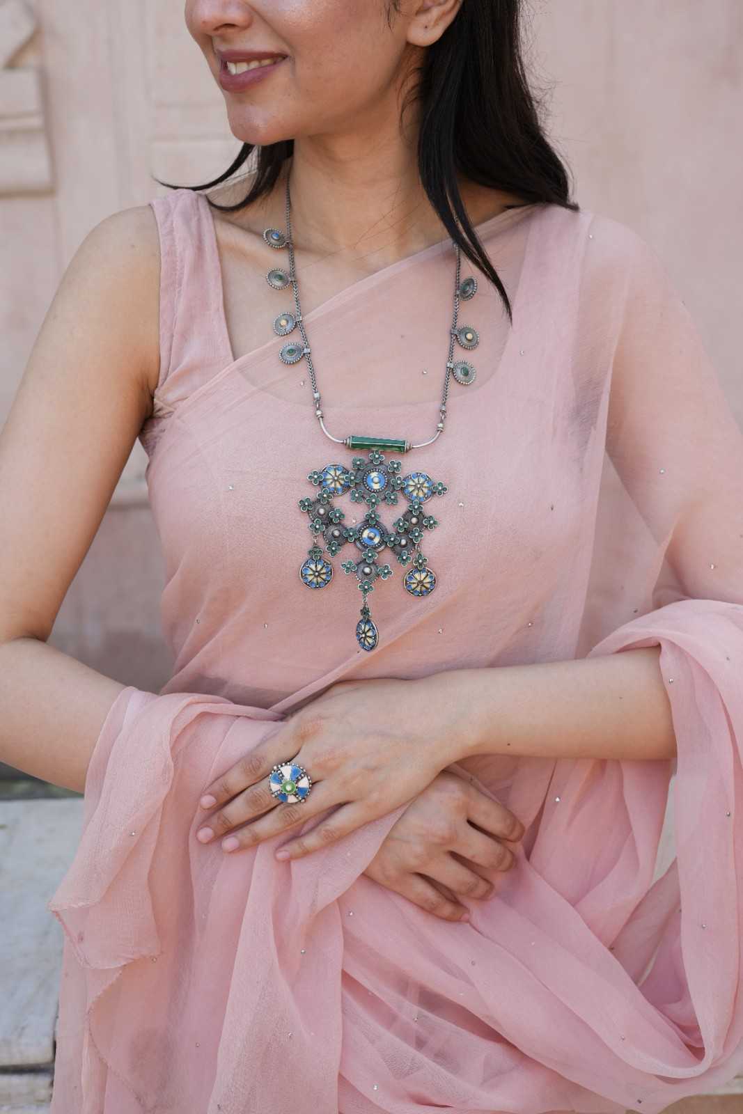 Vanya Big green Necklace