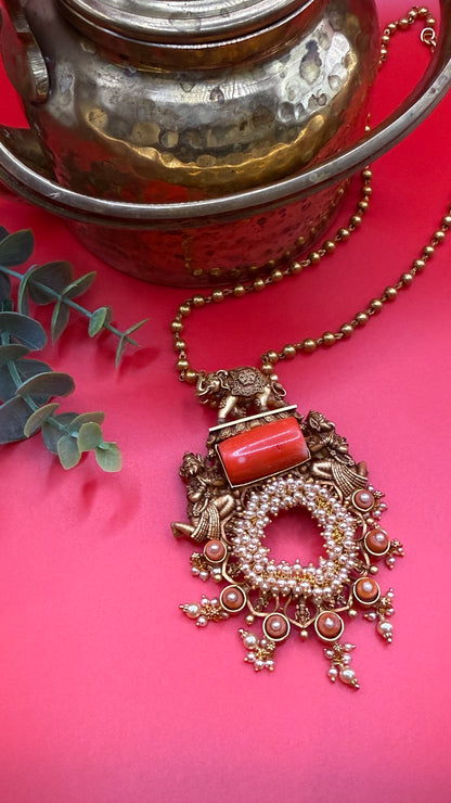 elephant-coral-pearl-pure-silver-long-haar-antique-gold.jpg