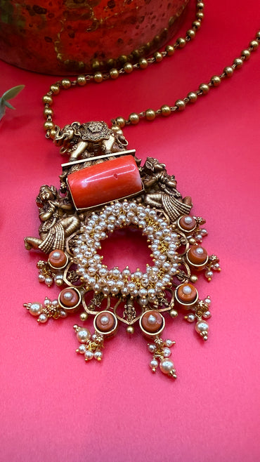 elephant-coral-pearl-pure-silver-long-haar-antique-gold.jpg