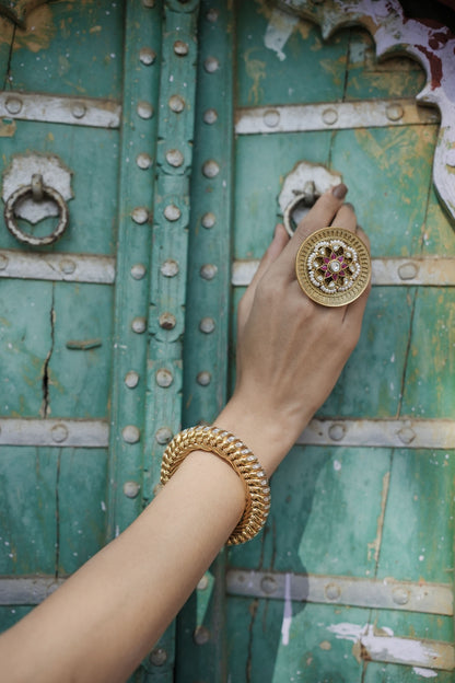 Sutlada Bangle with Moissnaite