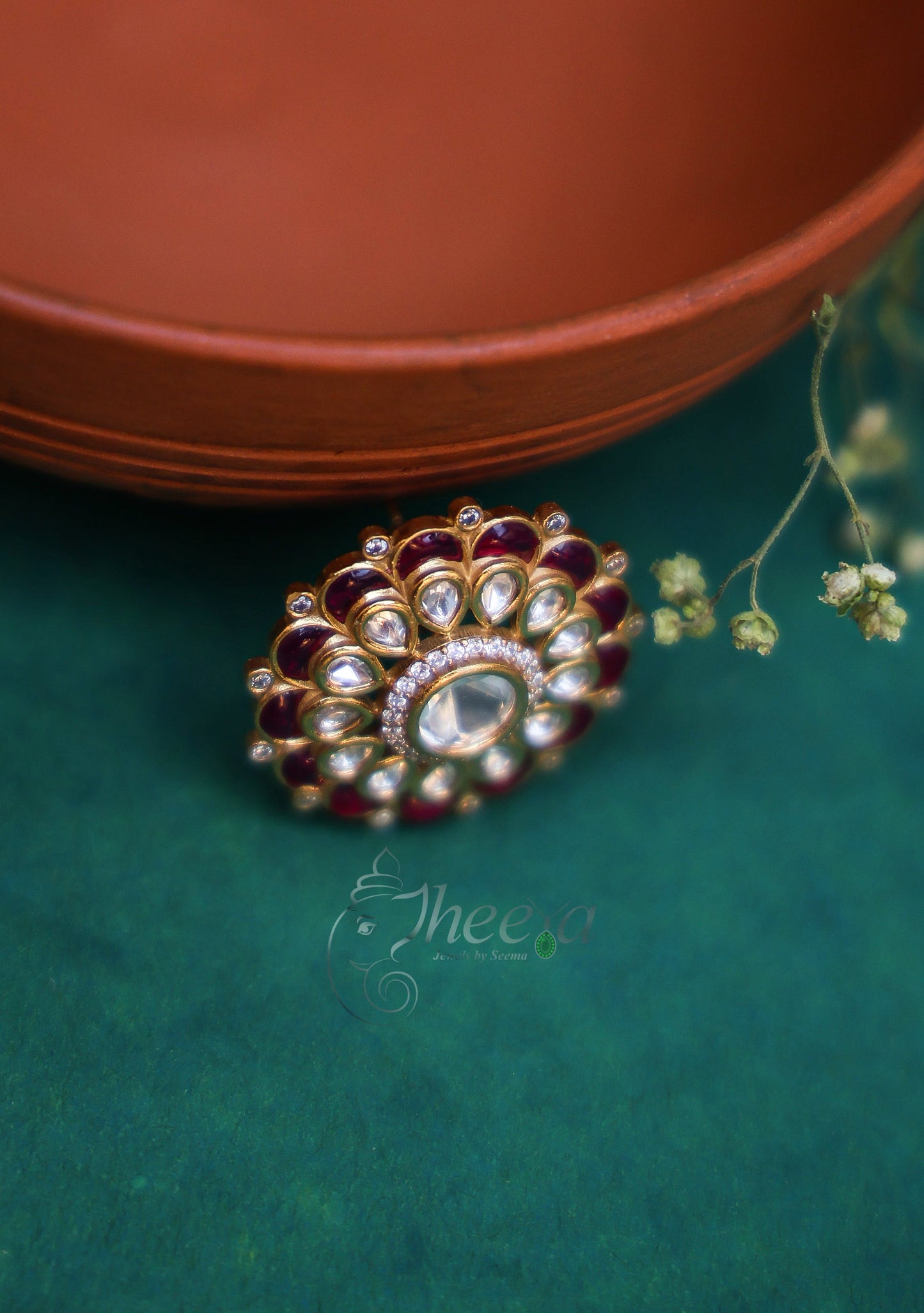 Riwaayat big Red Polki studs