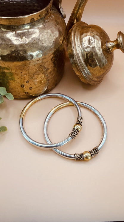 dual-tone-silver-valayal-bangles-pair-size-2-4.jpg