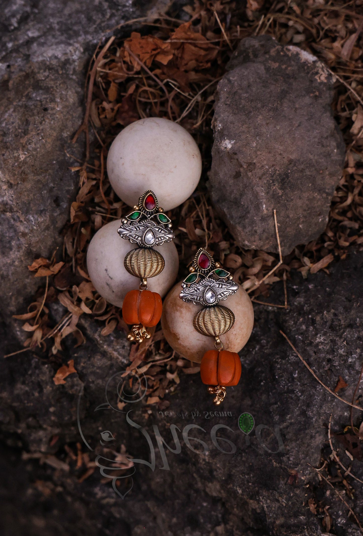 Dual tone earring with pumpkin drop