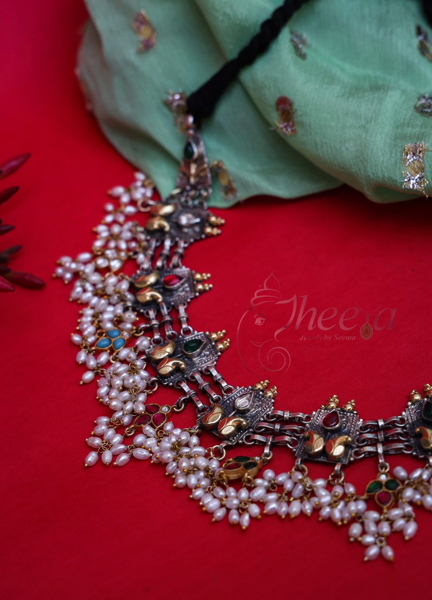 Fusion necklace with pearls