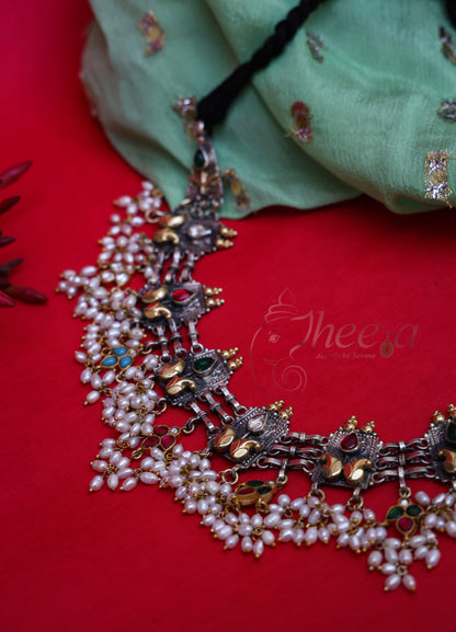 Fusion necklace with pearls