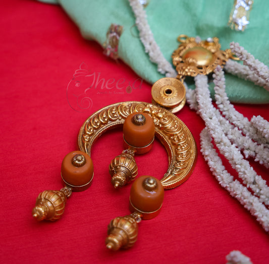 Vintage Pendant with corals