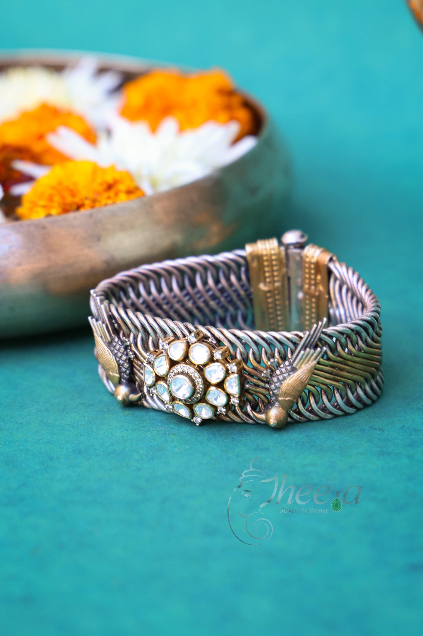 Dual tone Jalebi Bangle with birds and moissanite